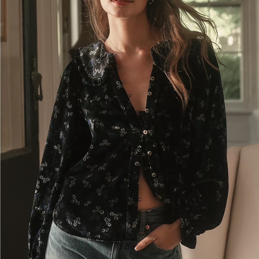 Nwot Pilcro keira Black with Blue Velvet Blouse - Picture 7 of 7